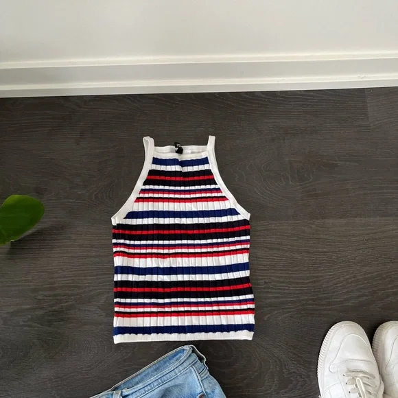 Halter Top - Picture 1 of 2